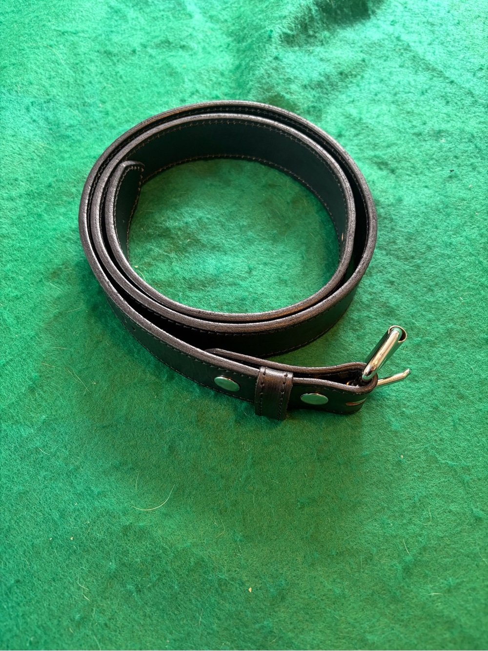 Black Leather Men's Belt — Handcrafted Style - Picture 2 of 11